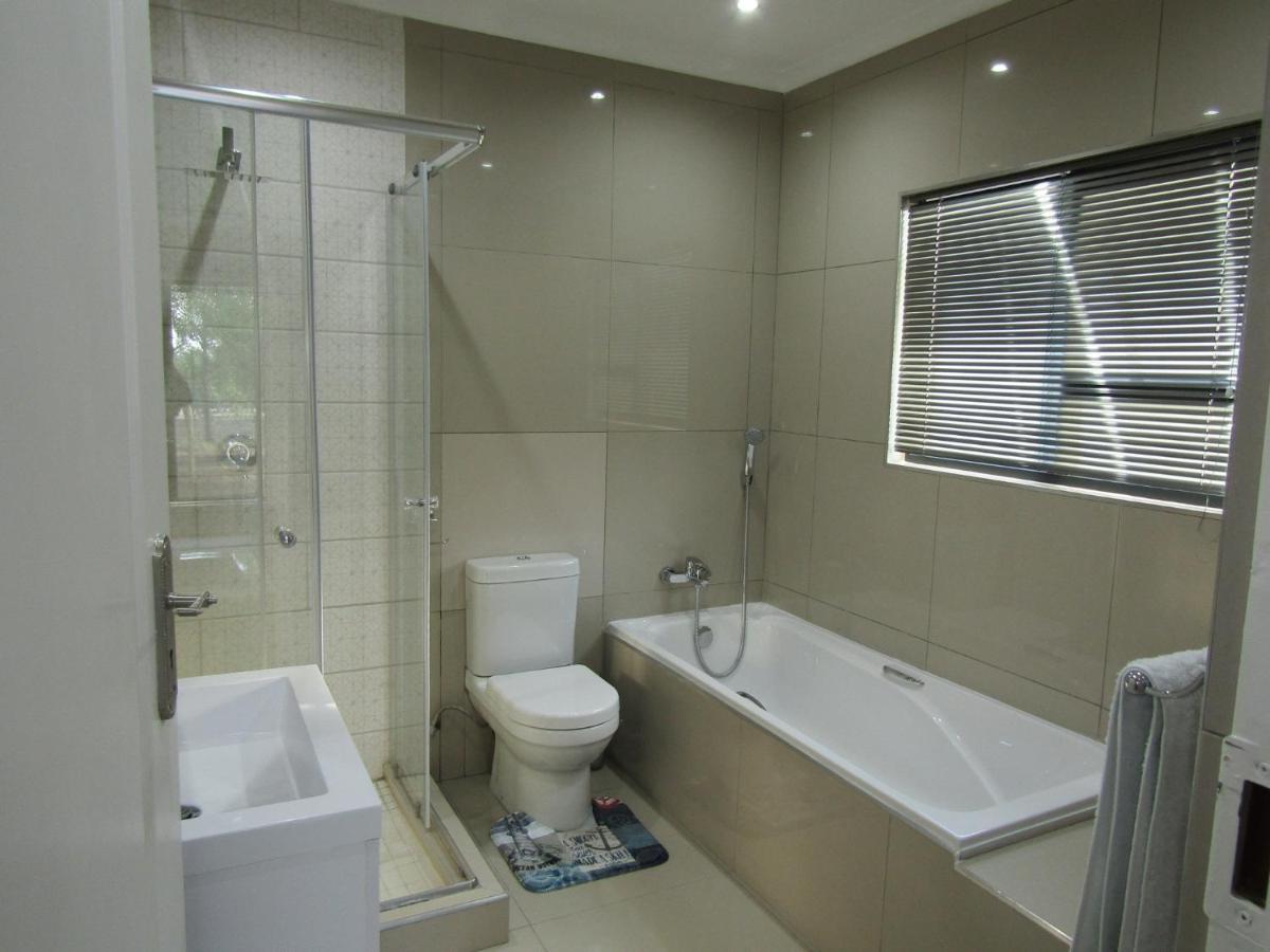 Pafuri Gate Guesthouse Mabalingwe Game Reserve Екстериор снимка